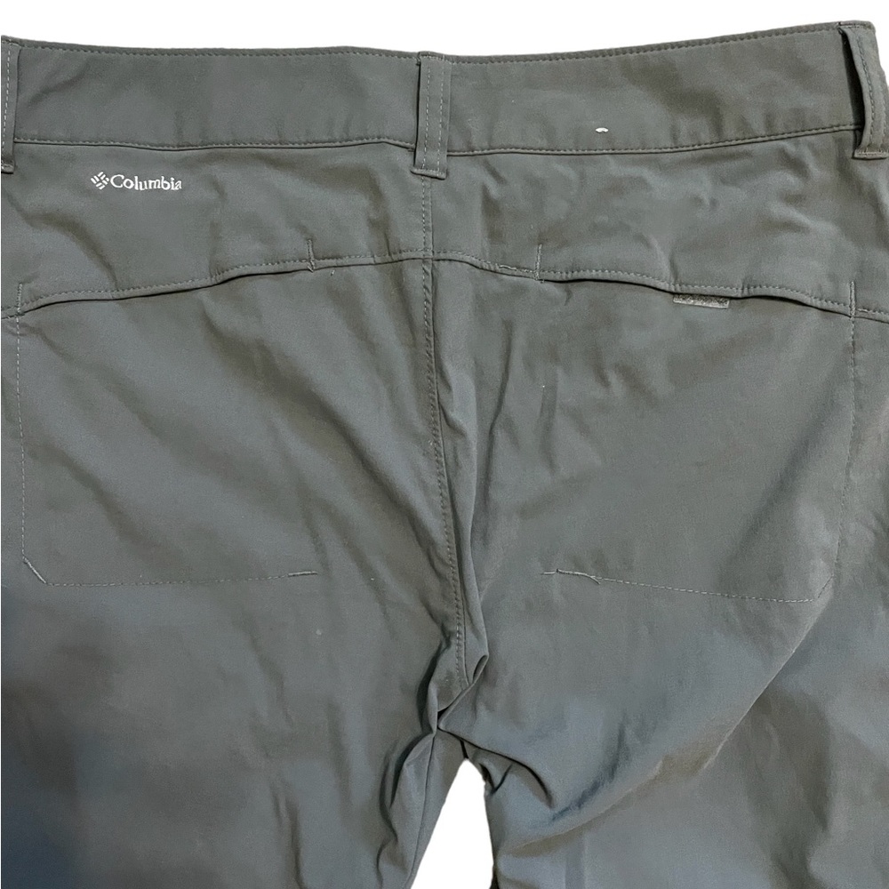 Women’s size 10 convertible pants/shorts worn once grey - Picture 2 of 8